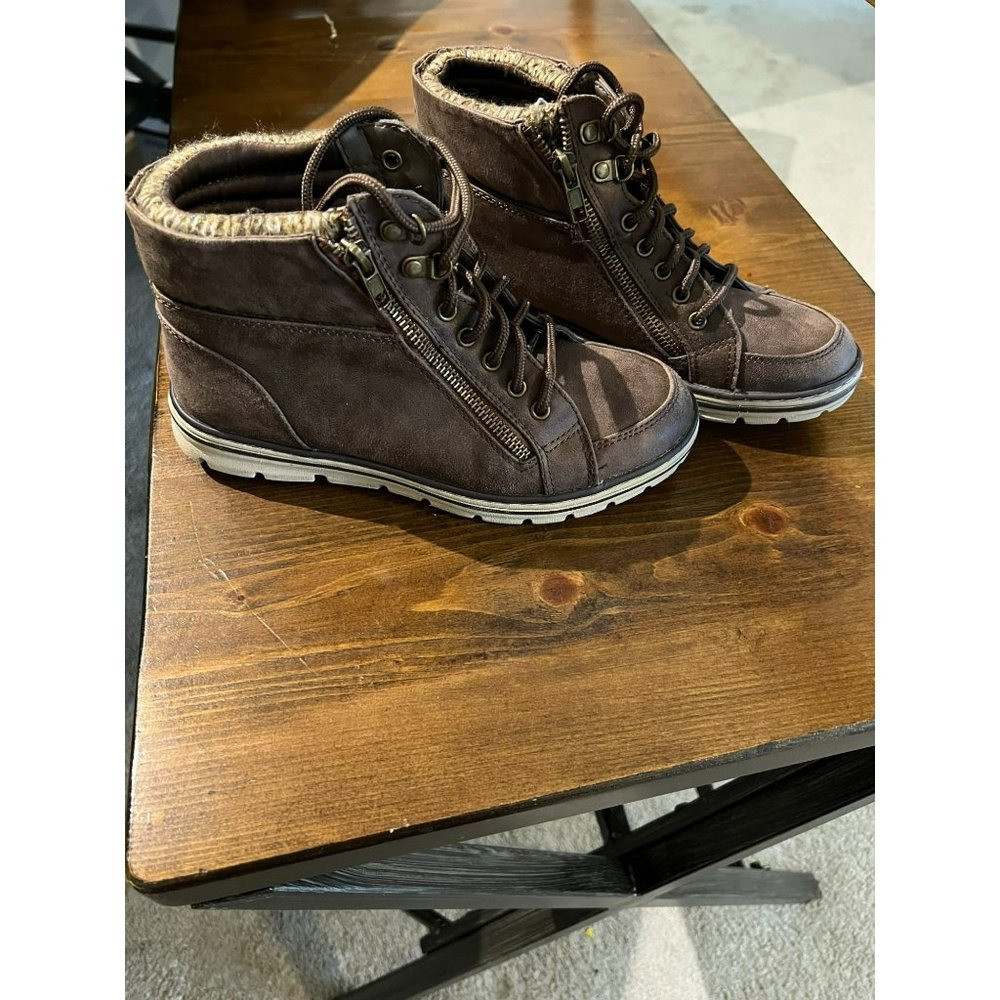Girls Cliff Boots